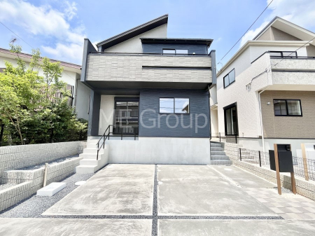���n�O�ώʐ^�@�O�ρ��P�������`Exterior�`�@��t�s�s���m���[���Q�����u����v�w�k��6���I�w�߂̗��֐��ƖL���Ȏ��R�����󂷂�Z���̂��ƁA�ʂ�L���ȉ��K�ȕ�炵�͉Ƒ����Ί�ɂ��Ă��ꂻ���ł��B