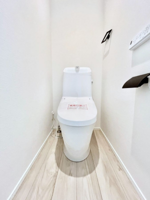 �g�C���@�g�C����1�K��2�K���ꂼ��ɔz�u����Ă��ĂƂĂ��֗��ł��B 