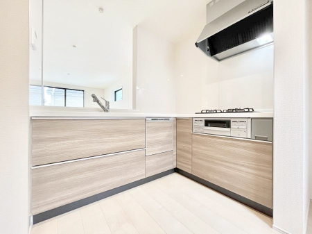 �L�b�`���@�������Q�������`Kitchen�`�@�������Z���A�葁����Ƃł���k�^�L�b�`���B�R�[�i�[�ɃX�p�C�X�ނ�u���ăX�b�L���Ɓ�������Ƃ����L�b�`���R�[�i�[�͎����L���Ȏd�オ��ƂȂ��Ă���܂��B  