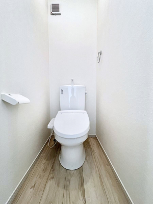 �g�C���@�g�C����1�K��2�K���ꂼ��ɔz�u����Ă��ĂƂĂ��֗��ł��B 