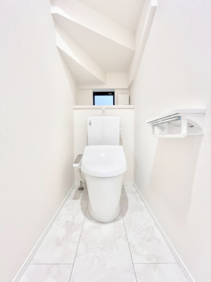 �g�C���@������B�������`Toilet�`�@�Y��E�X�b�L���E���K�ȃE�H�V�����b�g�t�g�C���ł��낰���Ԃł��B�̌������薾�邭�A���K��ԂƂȂ��Ă���܂��������g���ꏊ�����炱���̔z���ł��I