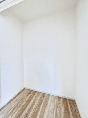 ���̑��@�����`Walk-in Closet�`�@�K�v�Ȃ��̂�R�[�f�B�l�[�g���ꗗ���Ċm�F�ł��A�g�x�x�⏀�����Z���ԂōςރE�H�[�N�C���N���[�[�b�g��ݒu���܂����B�Ƃ̒�����������Ƃ�����֗��Ȏ��[�X�y�[�X�ł��B