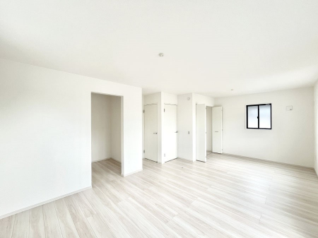 �q�������@�������Q�������`Bed Room�`�@���q�l�̐����ɍ��킹�ďZ�܂��̃��C�A�E�g���ς��܂��B�v�t���̃v���C�o�V�[���d��������A�����ɍ��킹�Ċ���x�b�g��z�u������B���������z���Ă̏Z�܂��I�т���؂ł��B
