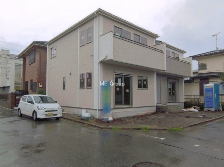 ���n�O�ώʐ^�@��A�������`Exterior�`�@��s���œ���̃X���[���C�t���΂Ɉ͂܂ꂽ�y�n�͓s��̌�����Y���ꂻ���B�l�G��ʂ��Ď��R�ƐG�ꍇ����X�|�b�g�����ӂɂ͐��肾������I