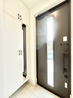 ���ց@������2�������`Entrance�`�@�Ƃ̒��ł��q�l���}����ŏ��̏ꏊ�ł��錺�ւ́A�Ƃ̈�ۂ��̂��̂ł��I�L�x�Ȍ��֎��[�ŁA����Y��ɕۂ��Ƃ��o���܂��􌺊ւɂ͂����Ղ���[�̉��ʔ��������I