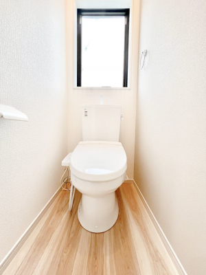 �g�C���@�����`Toilet�`�@�Y��E�X�b�L���E���K�ȃE�H�V�����b�g�t�g�C���ł��낰���Ԃł��B�g�C���͖����g�킴��𓾂Ȃ����́B����������ۂ������ł��ˁB�g�C����2��������̂Œ��̍��G���ɕ֗��ł��I