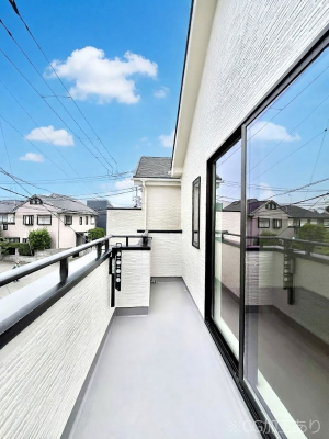 �o���R�j�[�@������B�������`Balcony�`  �o���R�j�[�͉������z���������݁A���z�c����󕨂��C�����悭�������Ƃ��ł��܂��B�g���₷���J���I�ȃo���R�j�[�ł����z�����������Ղ�~�蒍���A�o���R�j�[�t���Z�܂��B  