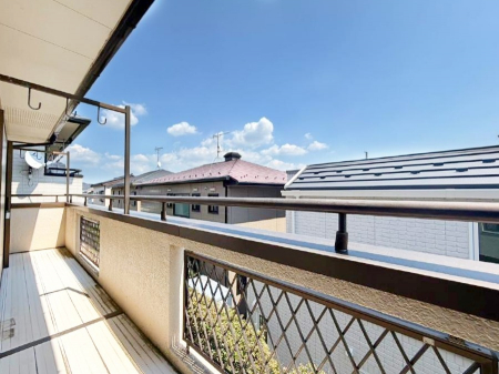 �o���R�j�[�@�����`Balcony�`  �o���R�j�[�͉������z���������݁A���z�c����󕨂��C�����悭�������Ƃ��ł��܂��B  �g���₷���J���I�ȃo���R�j�[�ł����z�����������Ղ�~�蒍���A�o���R�j�[�t���Z�܂��B  