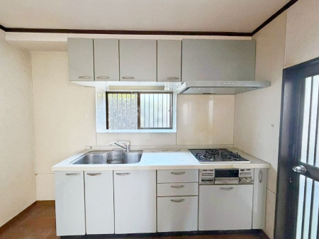 �L�b�`���@�����`Kitchen�`�@�L���Ďg���₷���L�b�`���Ȃ�Ƒ��ł�������ɗ�������������A��Еt������ԂȂ��ł����Ⴂ�܂�����[�������Ղ肠��̂ŁA������������Ɛ����Ȉ�ۂ�ۂĂ܂��B���t�H�[���O