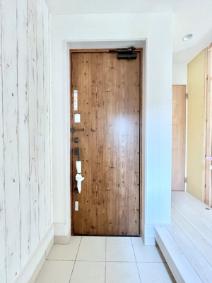 ���ց@�������Q�������`Entrance�`�@�Ƃ̒��ł��q�l���}����ŏ��̏ꏊ�ł��錺�ւ́A�Ƃ̈�ۂ��̂��̂ł��I�L�x�Ȍ��֎��[�ŁA����Y��ɕۂ��Ƃ��o���܂��􌺊ւɂ͂����Ղ���[�̉��ʔ��������I