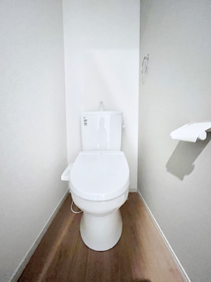 �g�C���@�����`Toilet�`�@�Y��E�X�b�L���E���K�ȃE�H�V�����b�g�t�g�C���ł��낰���Ԃł��B�g�C���͖����g�킴��𓾂Ȃ����́B����������ۂ������ł��ˁB�g�C����2��������̂Œ��̍��G���ɕ֗��ł��I
