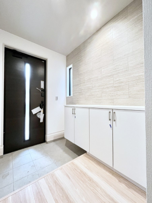 ���ց@�����`Entrance�`�@�Ƃ̒��ł��q�l���}����ŏ��̏ꏊ�ł��錺�ւ́A�Ƃ̈�ۂ��̂��̂ł��I�L�x�Ȍ��֎��[�ŁA����Y��ɕۂ��Ƃ��o���܂��􌺊ւɂ͂����Ղ���[�̉��ʔ��������I