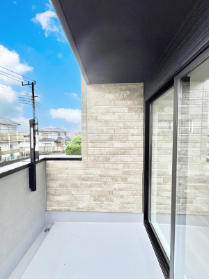 �o���R�j�[�@�����`Balcony�`  �o���R�j�[�͉������z���������݁A���z�c����󕨂��C�����悭�������Ƃ��ł��܂��B  �g���₷���J���I�ȃo���R�j�[�ł����z�����������Ղ�~�蒍���A�o���R�j�[�t���Z�܂��B  