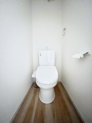�g�C���@�����`Toilet�`�@�Y��E�X�b�L���E���K�ȃE�H�V�����b�g�t�g�C���ł��낰���Ԃł��B�g�C���͖����g�킴��𓾂Ȃ����́B����������ۂ������ł��ˁB�g�C����2��������̂Œ��̍��G���ɕ֗��ł��I