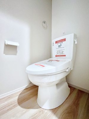 �g�C���@�g�C����1�K��2�K���ꂼ��ɔz�u����Ă��ĂƂĂ��֗��ł��B 