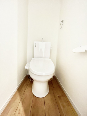 �g�C���@�����`Toilet�`�@�Y��E�X�b�L���E���K�ȃE�H�V�����b�g�t�g�C���ł��낰���Ԃł��B�g�C���͖����g�킴��𓾂Ȃ����́B����������ۂ������ł��ˁB�g�C����2��������̂Œ��̍��G���ɕ֗��ł��I