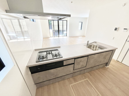 �L�b�`���@�����`Kitchen�`  ���r���O�����n����J�E���^�[�L�b�`���B  ���������Ȃ���Ƒ��ƃR�~���j�P�[�V�������Ƃ�邾���łȂ��A�傫�ȊJ���������邱�Ƃ��ł��܂��B  ���q�l�̐����������邱�Ƃ��ł��܂��ˁI