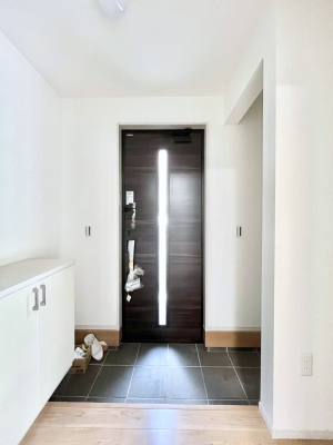 ���ց@�������P�������`Entrance�`�@�Ƃ̒��ł��q�l���}����ŏ��̏ꏊ�ł��錺�ւ́A�Ƃ̈�ۂ��̂��̂ł��I�L�x�Ȍ��֎��[�ŁA����Y��ɕۂ��Ƃ��o���܂��􌺊ւɂ͂����Ղ���[�̉��ʔ��������I