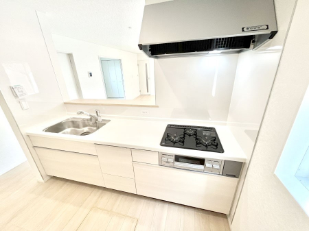 �L�b�`���@�������R�������`Kitchen�`�@�u���������͉�����낤�v����ȃL�b�`���Ȃ�v�������藿�����ł����Ⴂ�܂��B�L�b�`������̓��r���O����]�ł��܂��B�Ƒ����Ȃ��邨�Ƃ������ɂ������܂��B
