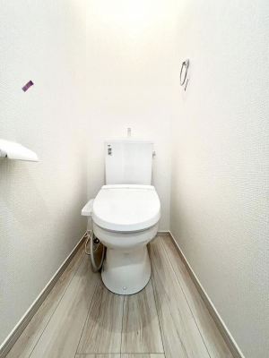 �g�C���@�g�C����1�K��2�K���ꂼ��ɔz�u����Ă��ĂƂĂ��֗��ł��B 
