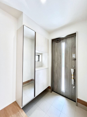 ���ց@�����`Entrance�`�@�Ƃ̒��ł��q�l���}����ŏ��̏ꏊ�ł��錺�ւ́A�Ƃ̈�ۂ��̂��̂ł��I�L�x�Ȍ��֎��[�ŁA����Y��ɕۂ��Ƃ��o���܂��􌺊ւɂ͂����Ղ���[�̉��ʔ��������I