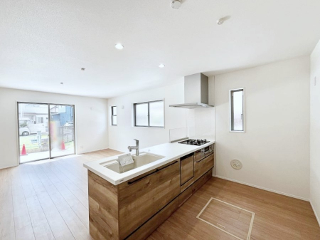 �L�b�`���@�����`Kitchen�`�@�u���������͉�����낤�v����ȃL�b�`���Ȃ�v�������藿�����ł����Ⴂ�܂��B�L�b�`������̓��r���O����]�ł��܂��B�Ƒ����Ȃ��邨�Ƃ������ɂ������܂��B