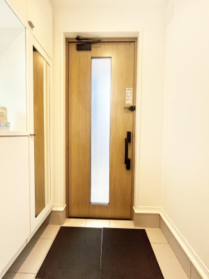 ���ց@�����`Entrance�`�@�Ƃ̒��ł��q�l���}����ŏ��̏ꏊ�ł��錺�ւ́A�Ƃ̈�ۂ��̂��̂ł��I�L�x�Ȍ��֎��[�ŁA����Y��ɕۂ��Ƃ��o���܂��􌺊ւɂ͂����Ղ���[�̉��ʔ��������I