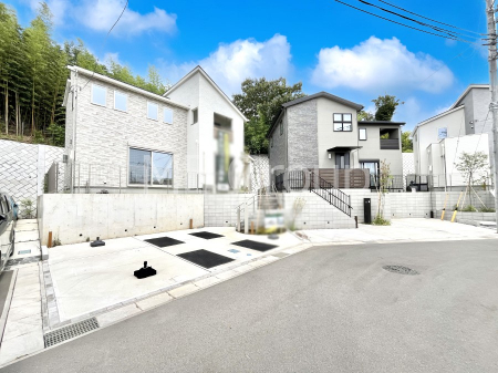 ���n�O�ώʐ^�@�O�ρ`Exterior�`�@�O�ʓ��H�F�� 6m �����@�O�ʓ��H�͊ՐÂȏZ��n���͂���Ԓʂ�̏��Ȃ����H�B���Ԃ̏o��������炭�炭�ł��I���s���_�E���n���w�̂���]�́A���C�y�ɂ��₢���킹���������I
