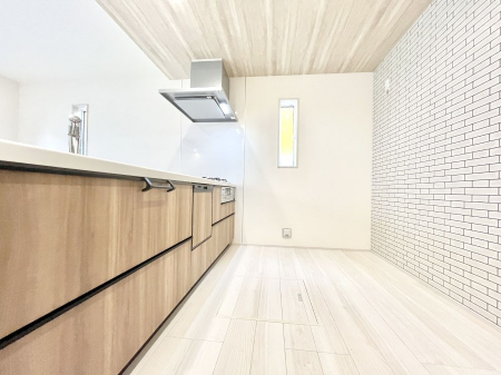 �L�b�`���@�����`Kitchen�`�@���R�������鑋�̂���L�b�`���������g���ꏊ�����炱���A�g��������l�����܂����B�������Ƃ����L�b�`���R�[�i�[�͎����L���Ȏd�オ��ƂȂ��Ă���܂��B