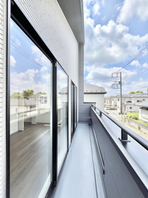 �o���R�j�[�@�����`Balcony�`  �o���R�j�[�͉������z���������݁A���z�c����󕨂��C�����悭�������Ƃ��ł��܂��B  �g���₷���J���I�ȃo���R�j�[�ł����z�����������Ղ�~�蒍���A�o���R�j�[�t���Z�܂��B  