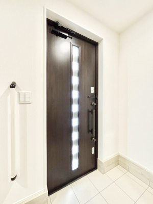 ���ց@������3�������`Entrance�`�@�Ƃ̒��ł��q�l���}����ŏ��̏ꏊ�ł��錺�ւ́A�Ƃ̈�ۂ��̂��̂ł��I�L�x�Ȍ��֎��[�ŁA����Y��ɕۂ��Ƃ��o���܂��􌺊ւɂ͂����Ղ���[�̉��ʔ��������I
