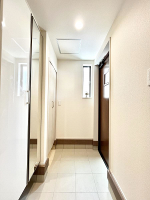 ���ց@�����`Entrance�`�@�Ƃ̒��ł��q�l���}����ŏ��̏ꏊ�ł��錺�ւ́A�Ƃ̈�ۂ��̂��̂ł��I�L�x�Ȍ��֎��[�ŁA����Y��ɕۂ��Ƃ��o���܂��􌺊ւɂ͂����Ղ���[�̉��ʔ��������I
