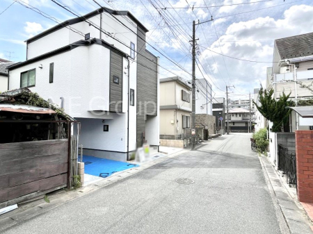 ���n�O�ώʐ^�@�O�ρ`Exterior�`�@�O�ʓ��H�F�k�� 6m �����@�O�ʓ��H�͊ՐÂȏZ��n���͂���Ԓʂ�̏��Ȃ����H�B���Ԃ̏o��������炭�炭�ł��I���s���_�E���n���w�̂���]�́A���C�y�ɂ��₢���킹���������I