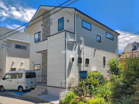 ���n�O�ώʐ^�@�`Exterior�`�@������c���u�L�l�G�v�w���k��5���I�w�߂̗��֐��ƖL���Ȏ��R�����󂷂�Z���̂��ƁA�ʂ�L���ȉ��K�ȕ�炵�͉Ƒ����Ί�ɂ��Ă��ꂻ���ł��B�Z�݂����Ȃ�ƁB��炵�������B
