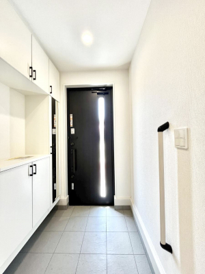 ���ց@�������V�������`Entrance�`�@�Ƃ̒��ł��q�l���}����ŏ��̏ꏊ�ł��錺�ւ́A�Ƃ̈�ۂ��̂��̂ł��I�L�x�Ȍ��֎��[�ŁA����Y��ɕۂ��Ƃ��o���܂��􌺊ւɂ͂����Ղ���[�̉��ʔ��������I