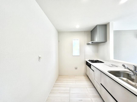 �L�b�`���@�������V�������`Kitchen�`�@���R�������鑋�̂���L�b�`���������g���ꏊ�����炱���A�g��������l�����܂����B�������Ƃ����L�b�`���R�[�i�[�͎����L���Ȏd�オ��ƂȂ��Ă���܂��B