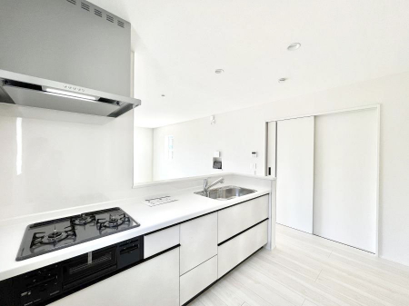 �L�b�`���@�������V�������`Kitchen�`�@�u���������͉�����낤�v����ȃL�b�`���Ȃ�v�������藿�����ł����Ⴂ�܂��B�L�b�`������̓��r���O����]�ł��܂��B�Ƒ����Ȃ��邨�Ƃ������ɂ������܂��B