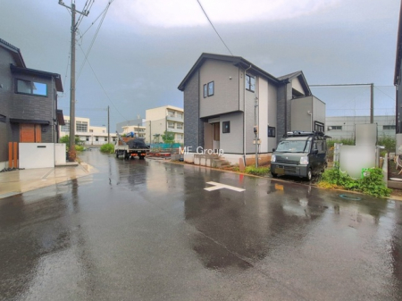 ���n�O�ώʐ^�@���Q�������`Exterior�`�@�O�ʓ��H�F��6m�����@�O�ʓ��H�͊ՐÂȏZ��n���͂���Ԓʂ�̏��Ȃ����H�B���Ԃ̏o��������炭�炭�ł��I���s���_�E���n���w�̂���]�́A���C�y�ɂ��₢���킹���������I