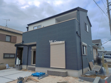 ���n�O�ώʐ^�@�`Exterior�`�@�ՐÂȏZ��n�Ŏq��ĉƑ��Ƀs�b�^���B�����̂��U�������K�ȗ΂Ɍb�܂ꂽ�G���A�ŁA���R�ɕ�܂ꂽ���₩�ȕ�炵���������邽�߂́A��Ƃ肠��Z���������Ă��܂��B