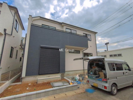 ���n�O�ώʐ^�@��B�������`Exterior�`�@�ՐÂȏZ��n�Ŏq��ĉƑ��Ƀs�b�^���B�����̂��U�������K�ȗ΂Ɍb�܂ꂽ�G���A�ŁA���R�ɕ�܂ꂽ���₩�ȕ�炵���������邽�߂́A��Ƃ肠��Z���������Ă��܂��B