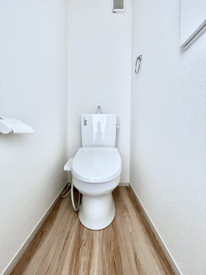 �g�C���@�����`Toilet�`�@�Y��E�X�b�L���E���K�ȃE�H�V�����b�g�t�g�C���ł��낰���Ԃł��B�g�C���͖����g�킴��𓾂Ȃ����́B����������ۂ������ł��ˁB�g�C����2��������̂Œ��̍��G���ɕ֗��ł��I