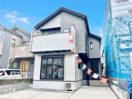 ���n�O�ώʐ^�@�O�ρ`Exterior�`�@���X�����Ȃ���A�咣���߂����ǂ����]�T������������V���[�v�ȃt�H�����ŘȂޓ@��́A���V�̋�ƏƂ炵���킹�鎖�ŁA�{������ׂ������`�̎p�������Ă���܂��B