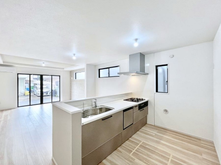 �L�b�`���@�����`Kitchen�`�@���R�������鑋�̂���L�b�`���������g���ꏊ�����炱���A�g��������l�����܂����B�������Ƃ����L�b�`���R�[�i�[�͎����L���Ȏd�オ��ƂȂ��Ă���܂��B