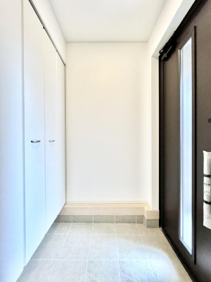 ���ց@�������P�������`Entrance�`�@�Ƃ̒��ł��q�l���}����ŏ��̏ꏊ�ł��錺�ւ́A�Ƃ̈�ۂ��̂��̂ł��I�L�x�Ȍ��֎��[�ŁA����Y��ɕۂ��Ƃ��o���܂��􌺊ւɂ͂����Ղ���[�̉��ʔ��������I