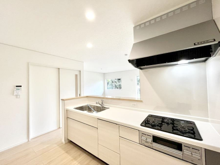 �L�b�`���@�������P�������`Kitchen�`�@�u���������͉�����낤�v����ȃL�b�`���Ȃ�v�������藿�����ł����Ⴂ�܂��B�L�b�`������̓��r���O����]�ł��܂��B�Ƒ����Ȃ��邨�Ƃ������ɂ������܂��B