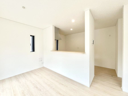 �L�b�`���@�����`Kitchen�`  ���r���O�����n����J�E���^�[�L�b�`���B  ���������Ȃ���Ƒ��ƃR�~���j�P�[�V�������Ƃ�邾���łȂ��A�傫�ȊJ���������邱�Ƃ��ł��܂��B  ���q�l�̐����������邱�Ƃ��ł��܂��ˁI