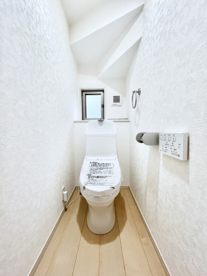 �g�C���@�����`Toilet�`�@�Y��E�X�b�L���E���K�ȃE�H�V�����b�g�t�g�C���ł��낰���Ԃł��B�g�C���͖����g�킴��𓾂Ȃ����́B����������ۂ������ł��ˁB�g�C����2��������̂Œ��̍��G���ɕ֗��ł��I