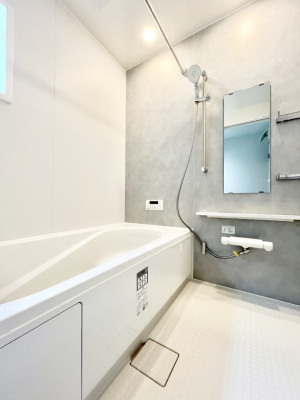 �����@������1�������`Bath Room�`�@������葫��L�΂��Ċ�����L�X�o�X���[���B1���̔���D�������₵�Ă������K�ȋ�Ԃł��B�����̃o�X�^�C���������̃��t���b�V�����Ԃɕς��܂��B  