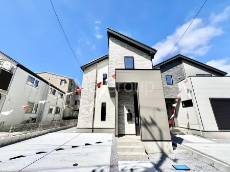 ���n�O�ώʐ^�@�O�ρ`Exterior�`�@��s���œ���̃X���[���C�t���΂Ɉ͂܂ꂽ�y�n�͓s��̌�����Y���ꂻ���B�l�G��ʂ��Ď��R�ƐG�ꍇ����X�|�b�g�����ӂɂ͐��肾������I�Z�݂����Ȃ�ƁB��炵�������B
