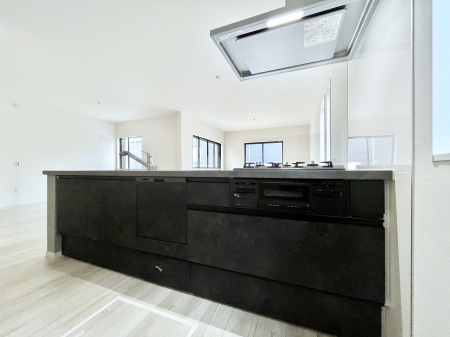 �L�b�`���@������1�������`Kitchen�`�@�u���������͉�����낤�v����ȃL�b�`���Ȃ�v�������藿�����ł����Ⴂ�܂��B�L�b�`������̓��r���O����]�ł��܂��B�Ƒ����Ȃ��邨�Ƃ������ɂ������܂��B